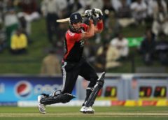 Watch – Kevin Pietersen Takes Blindfold Cricket Challenge