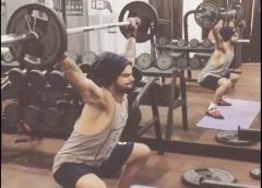 Watch – Virat Kohli Shows Off Weightlifting Skills; AB De Villiers In Awe