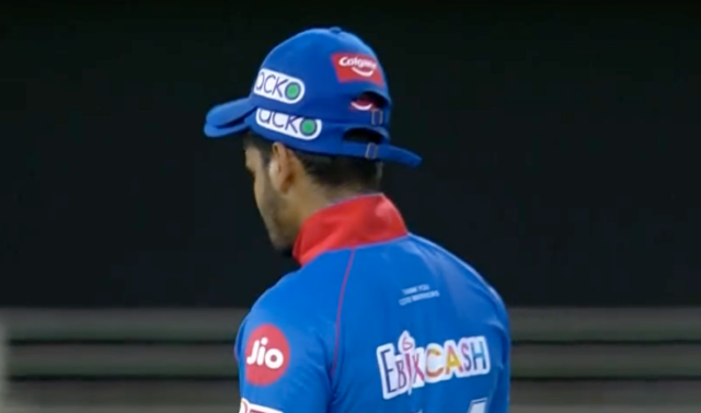 IPL Captains Wearing Two Caps On The Field- Mystery Solved