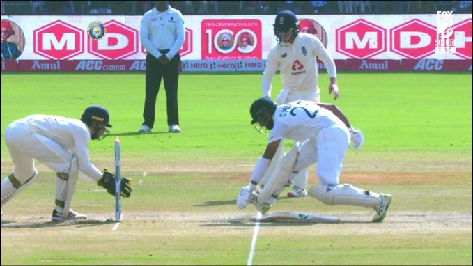 Watch – Cheteshwar Pujara Gets Out Cheaply In A Bizarre Fashion