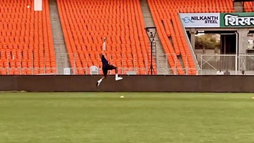 hardik pandya catch motera stadium