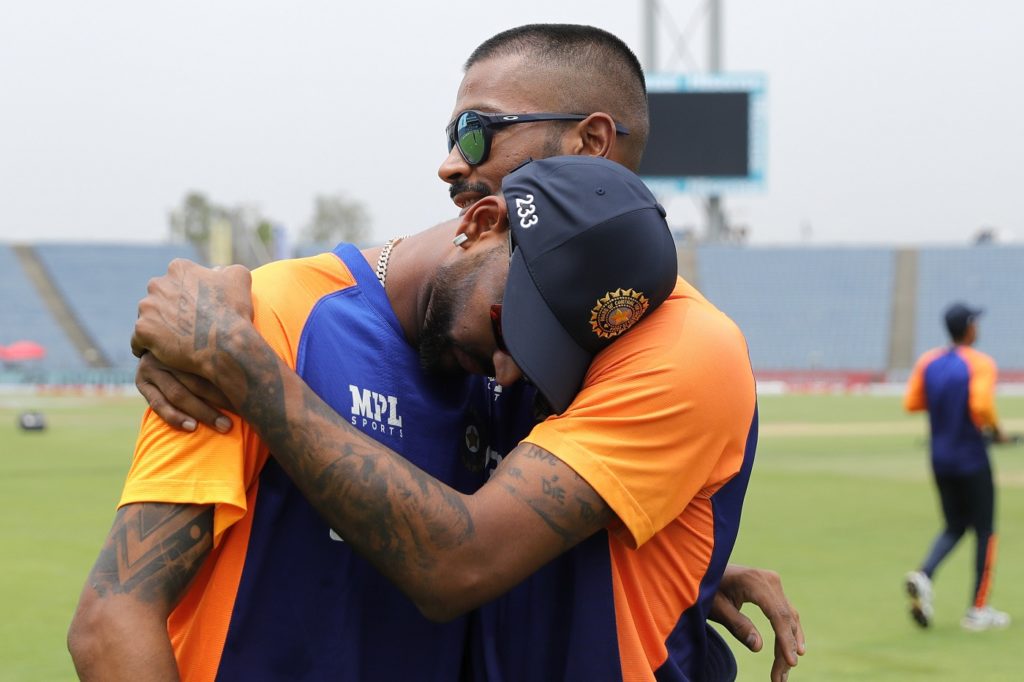 Krunal Pandya father