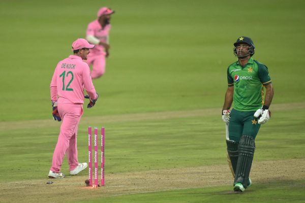 Quinton De Kock Deceives Fakhar Zaman To Get Him Run Out – What Does ICC Rule Say?