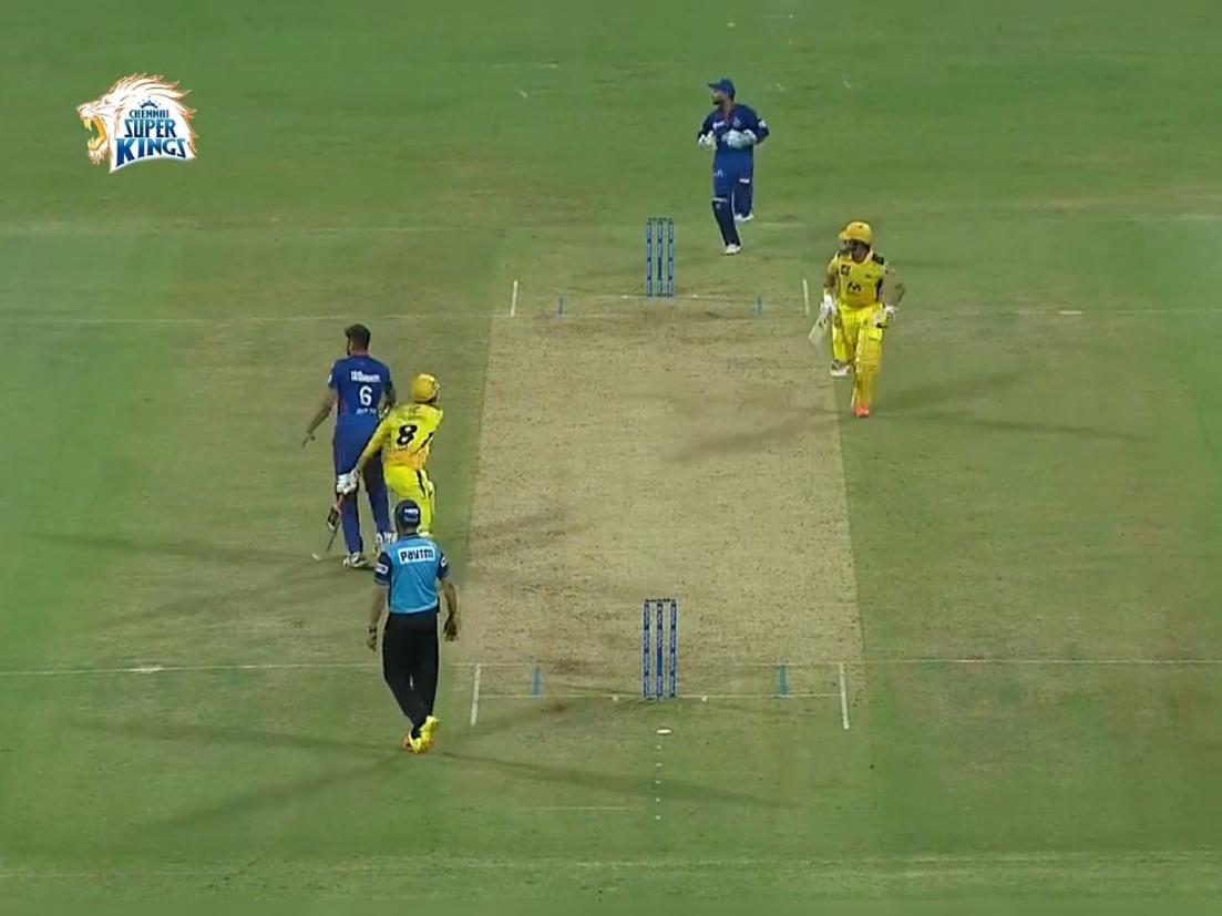 Watch- A Huge Mix-Up Between Suresh Raina And Ravindra Jadeja Results In A Run-Out