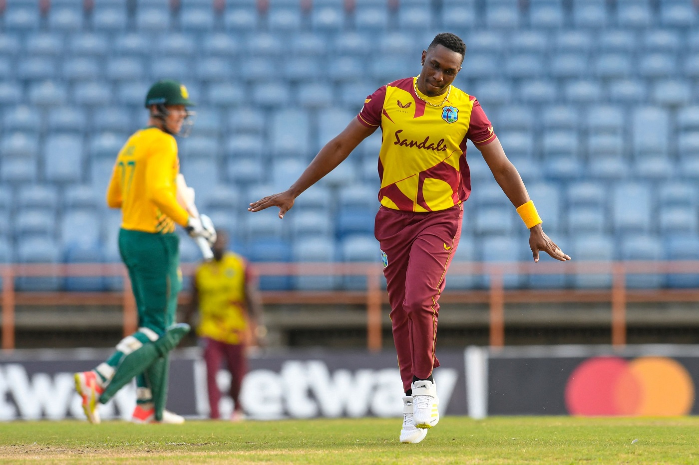 “Didn’t Know Stuart Broad Turned Comedian” – Dwayne Bravo Takes A Jibe At England Pacer