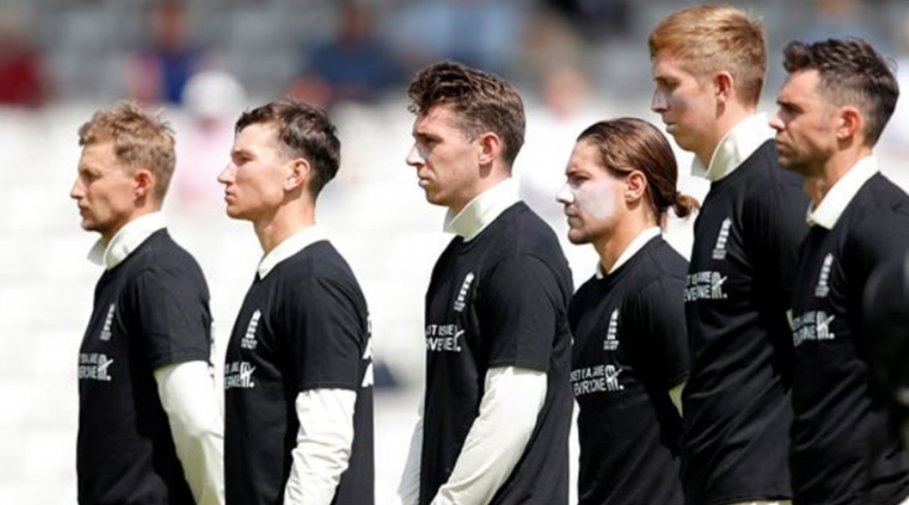 England players wearing black Tshirt