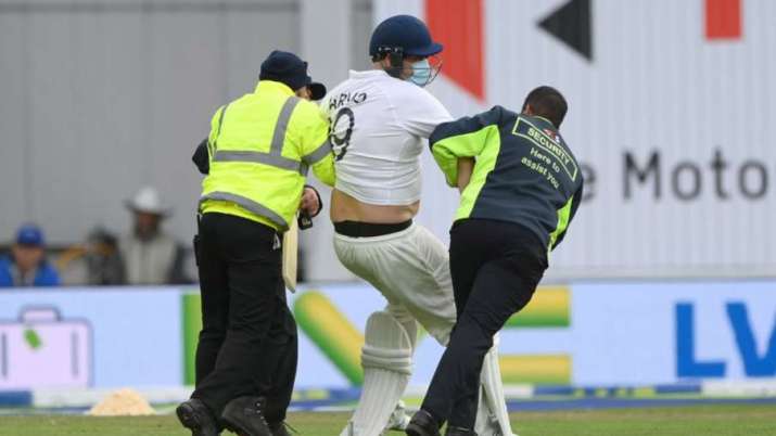 ENG vs IND 2021: ‘Jarvo Is Back’ Pitch Intruder Interrupts Play On Day 2 Of Oval Test