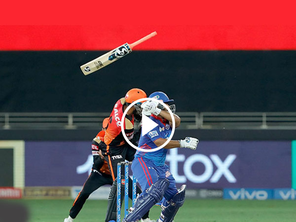 IPL 2021 Watch: Rishabh Pant Loses His Bat During Delhi Capitals Chase Against SRH