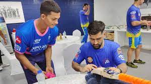 IPL 2021: Yashasvi Jaiswal Gets His Bat Signed From MS Dhoni After RR Beat CSK