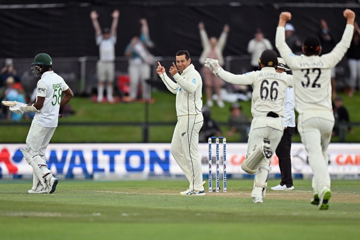 Watch: Ross Taylor Gets A Wicket On The Final Ball Of His Test Career