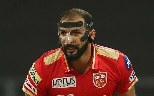 Why Rishi Dhawan Wore A Face Mask While Bowling Against CSK In IPL 2022?
