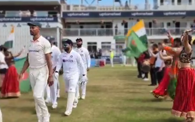 [Watch]- Players Receive A Warm Welcome On The Field During The Practice Game Between India And Leicestershire