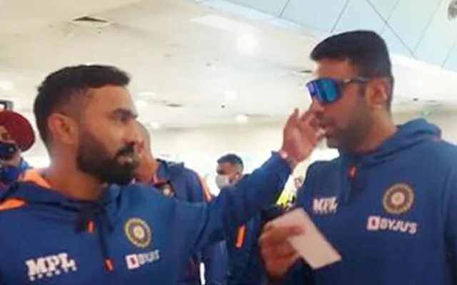“Thank You For Saving Me” – Dinesh Karthik And Ravichandran Ashwin Share A Light Moment At Melbourne Airport