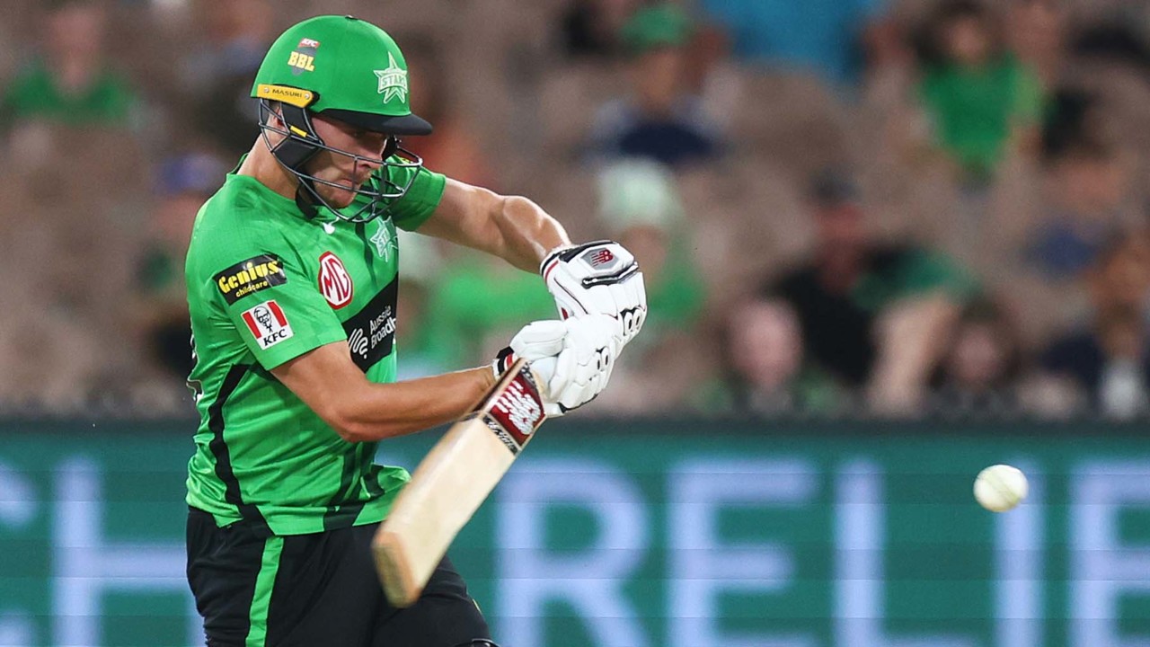 [Watch] Umpires Give Six To The Ball Hits Roof And Lands In 30-yard Circle In BBL