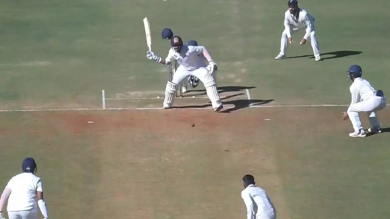 [WATCH] Hanuma Vihari Bats Right-Handed Against Madhya Pradesh in Ranji Trophy Match