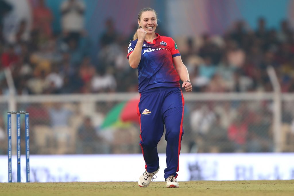 Tara Norris picks five wicket haul in WPL 2023