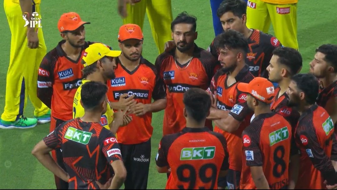 IPL 2023: MS Dhoni Gives Guidance To SRH Youngster’s After Winning The Match