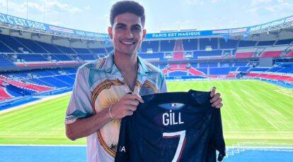 Shubman Gill Receives A Special Memento Gift After Visiting PSG