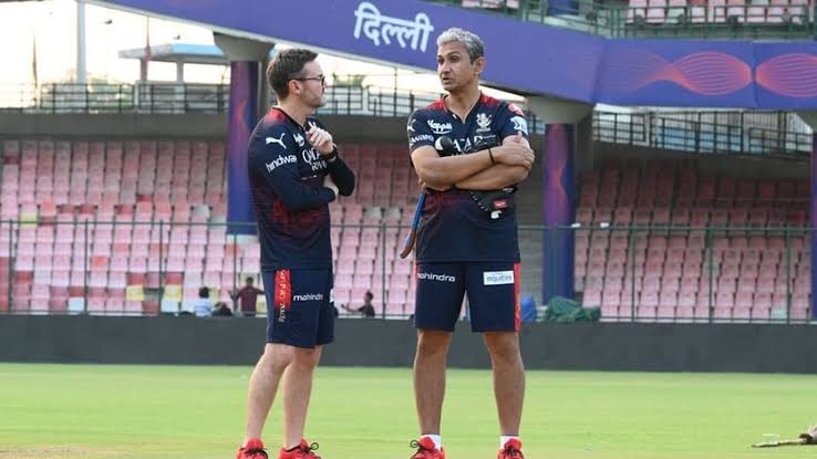 RCB To Relieve Mike Hesson And Sanjay Bangar Of Their Coaching Responsibilities: Report