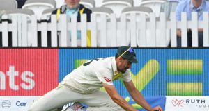 Mitchell Starc catch