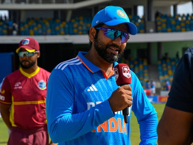 “Pressure Gets To Them…”: Ex-Pakistan Captain Brutally Criticizes Rohit Sharma’s Failure To Deliver