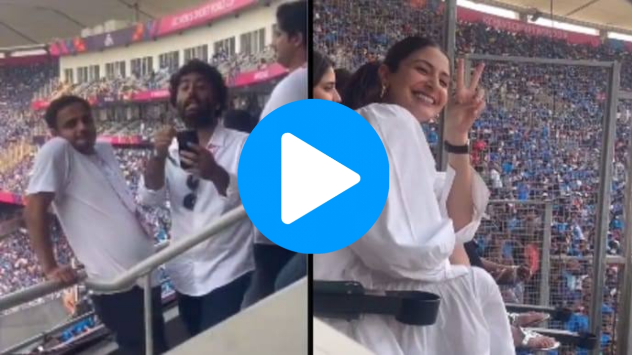 ICC Cricket World Cup 2023: [WATCH] Arijit Singh Captures Photos Of Anushka Sharma In IND vs PAK Match