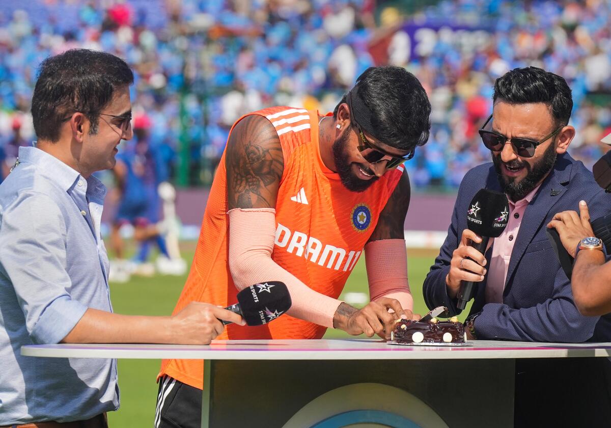 ICC Cricket World Cup 2023: [Watch] Hardik Pandya Rings In His 30th Birthday With Indian Teammates In Cake-Cutting Celebration