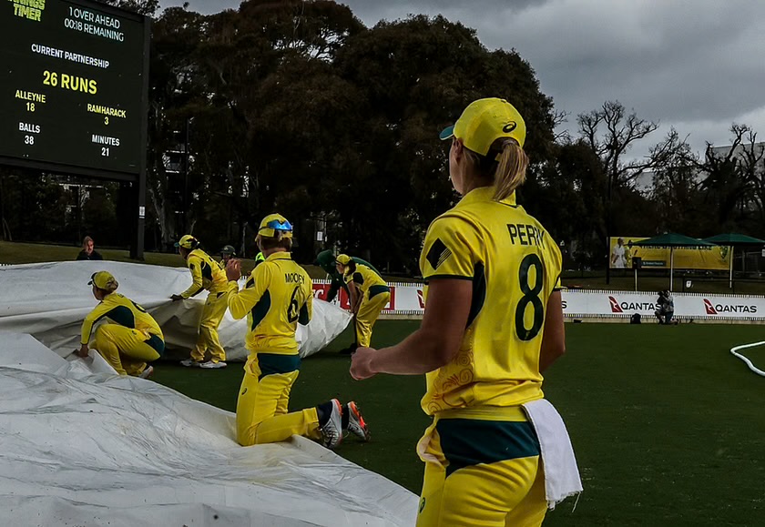 [WATCH]: Australian Women’s Cricketers Assist Ground Staff In Covering The Pitch Due To Rain During The 2nd ODI Against West Indies
