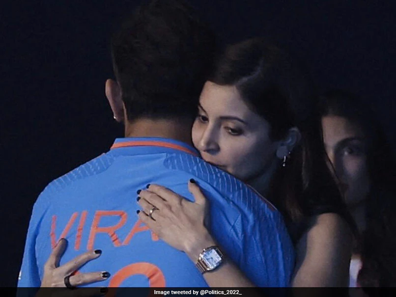 ICC Cricket World Cup 2023: Anushka Sharma Comforting Virat Kohli With A Hug After The World Cup Final Loss Goes Viral