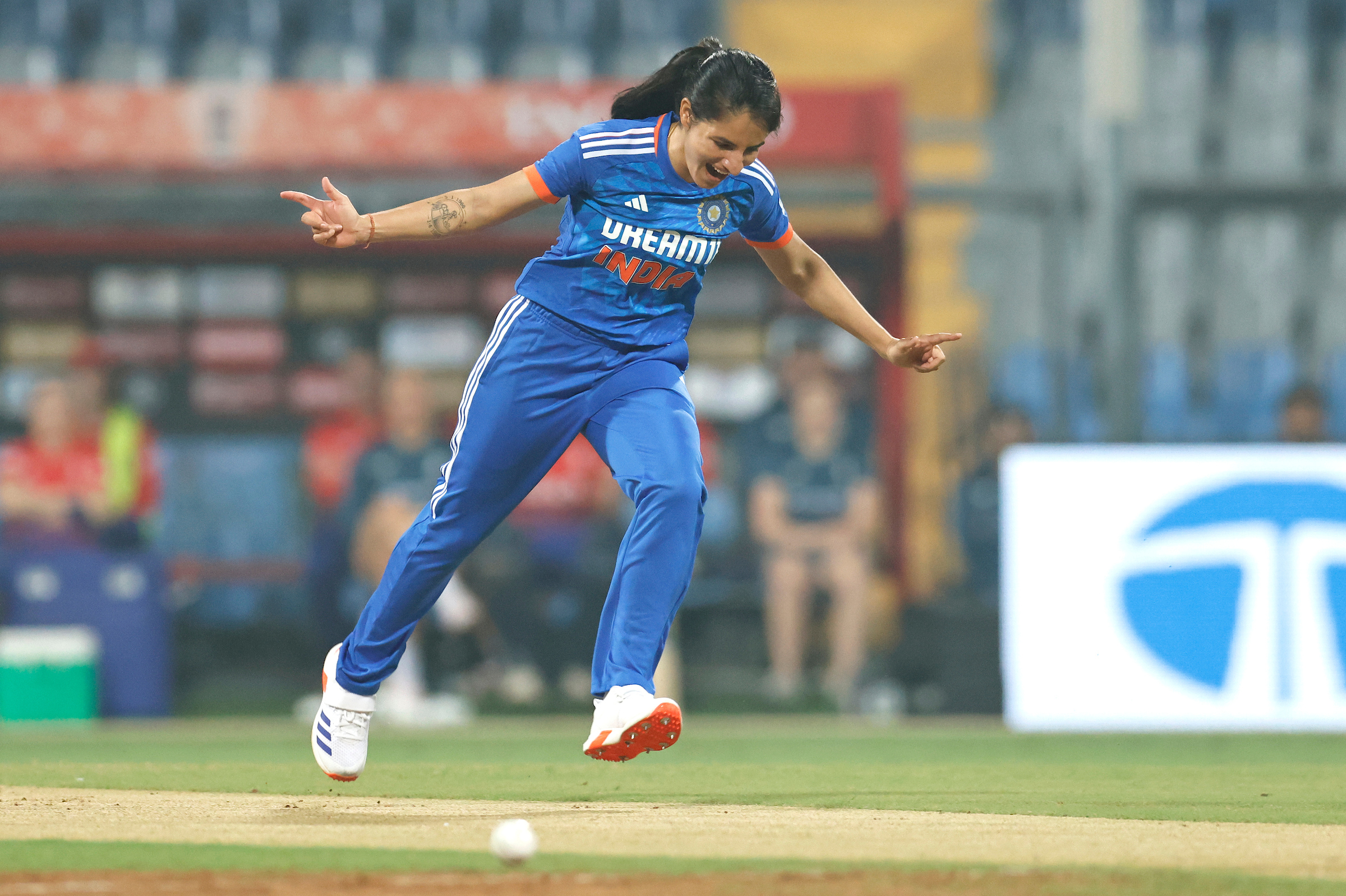 WATCH: Renuka Singh Thakur Strikes Twice in Opening Over of India Women vs England Women T20I