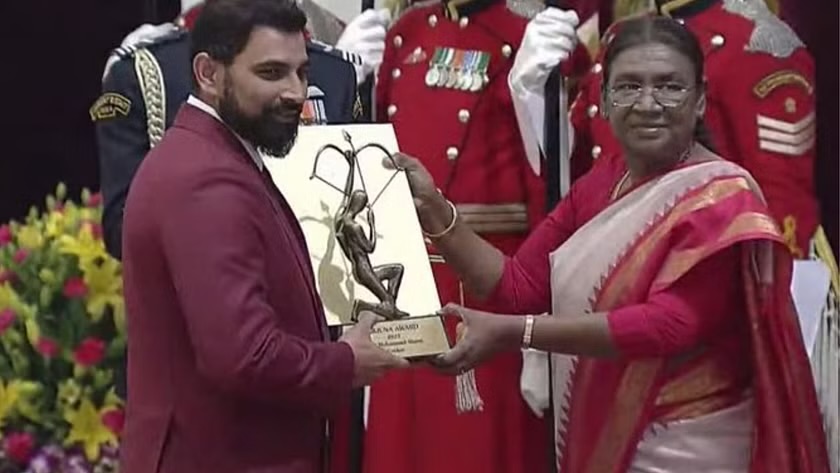 [WATCH]- Mohammed Shami Is Honoured With The Arjuna Award By The President Of India