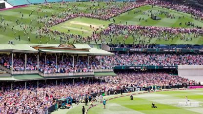 SCG Crowd Allowed To Enter The Field To Celebrate David Warner’s Final Test