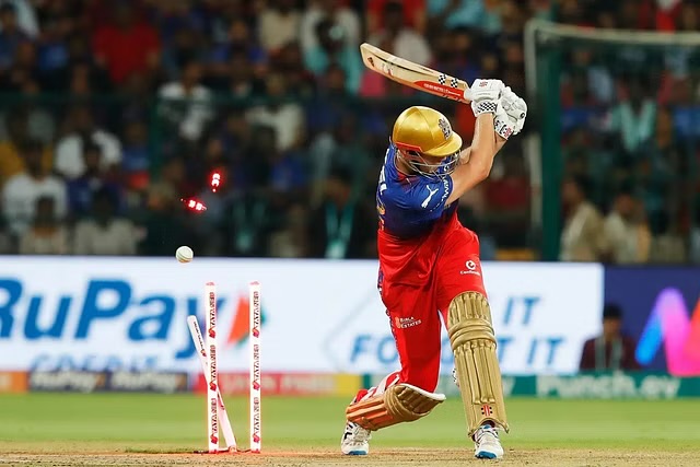 Andre Russell Knocks Over The Stumps Of Cameron Green In The RCB vs KKR Match