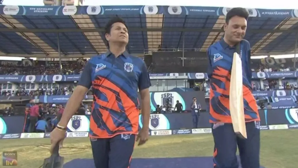 [WATCH] Sachin Tendulkar Meets Para-Cricketer Amir Hussain Lone During ISPL Inauguration