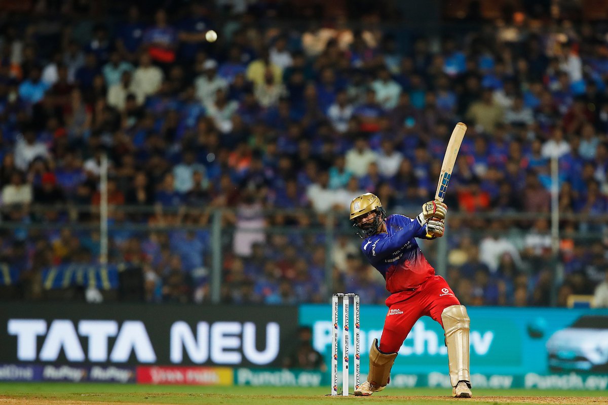 Dinesh Karthik Backed For T20 WC; Kohli’s Mood Reveals Dressing Room Atmosphere