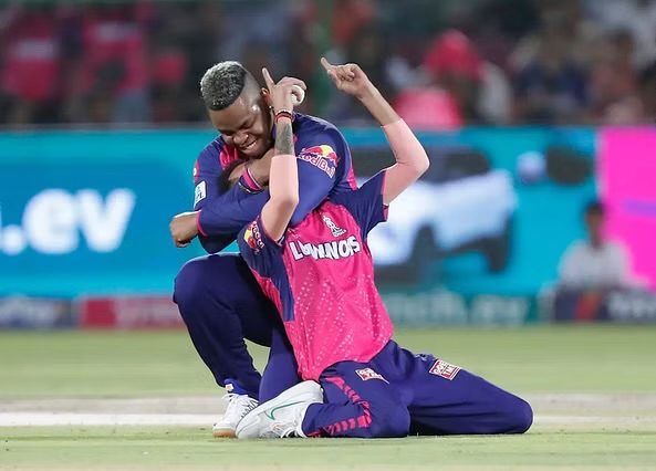 [WATCH]- Yuzvendra Chahal Picks Up His 200th IPL Wicket In The RR vs MI Match