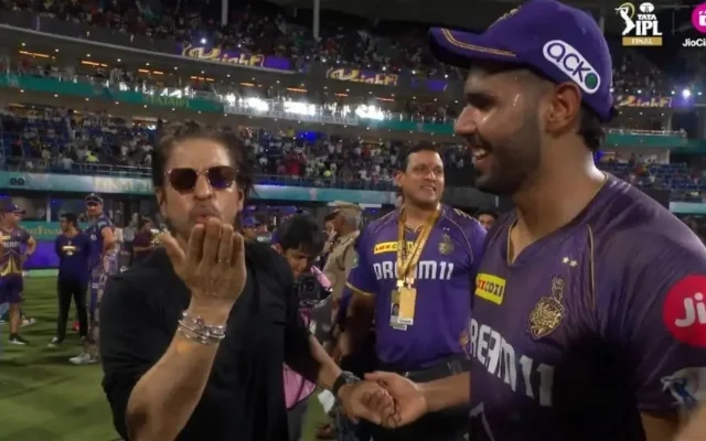 [WATCH]- Shah Rukh Khan Mimics Controversial Flying Kiss Of Harshit Rana After KKR’s IPL Victory