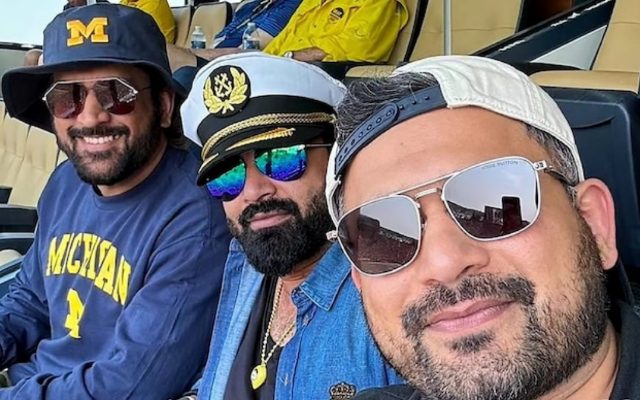 MS Dhoni Enjoys Vacation With Friends In USA And Watches American Football