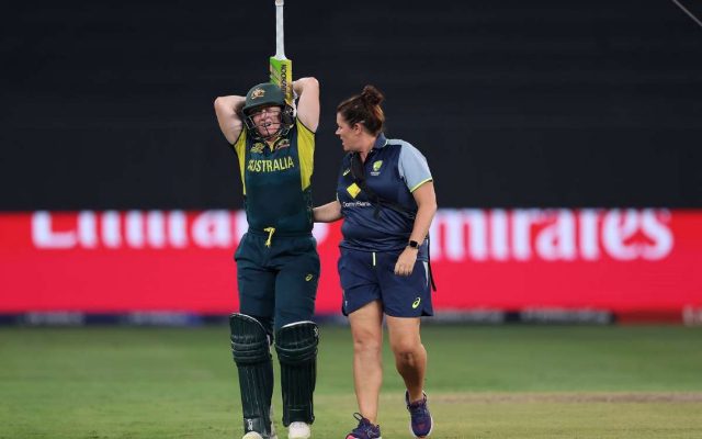 Injury Concern For Australia Women’s Team As Alyssa Healy Left The Field With A Foot Injury During The AUS vs PAK Match In The T20 World Cup