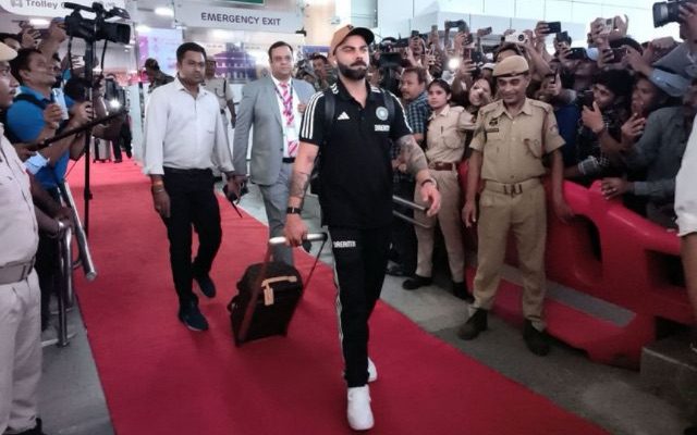 Virat Kohli Takes Photos With The Cabin Crew On A Flight Before Departure