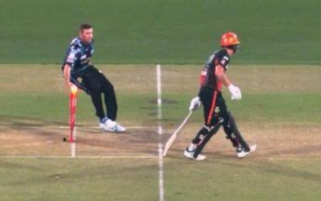 [WATCH]- Jamie Overton Warns Finn Allen Of A Non-Striker Run-Out, Leading To A Heated Exchange