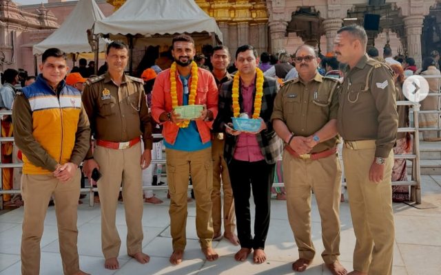Indian Pacer Visits Kashi Vishwanath Temple In Varanasi Following BGT 2024-25 Triumph