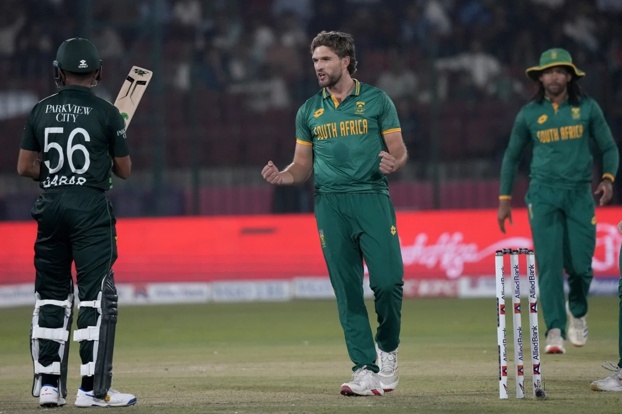 [WATCH]- Wiaan Mulder Falls For 13 Attempting Big Shot Off Kuldeep Yadav In 2nd Test vs India