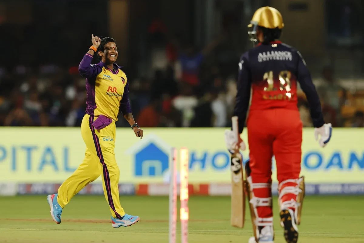 [WATCH]- Deepti Sharma Cleans Up Smriti Mandhana In RCB vs UPW WPL 2025 Clash