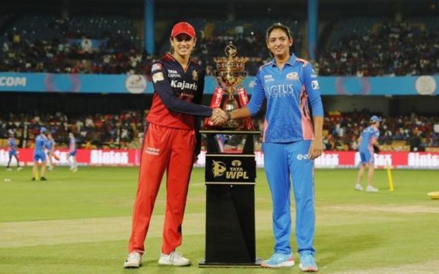 Smriti Mandhana Receives Roaring Reception At Chinnaswamy During RCB vs MI Toss