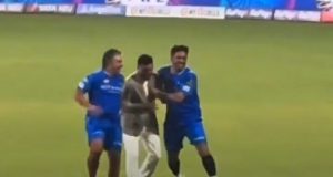 MS Dhoni and Suresh Raina's Unique Reunion Steals the Spotlight at Chepauk
