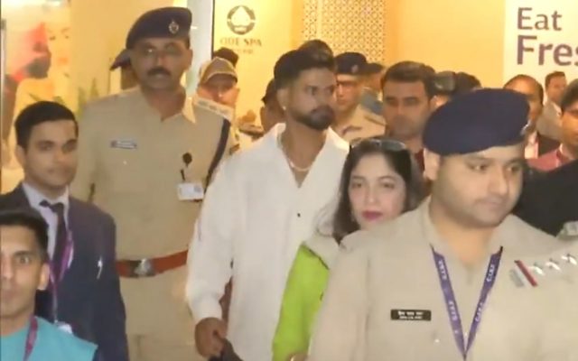[WATCH]- Hardik, Shreyas And KL Rahul Arrive Separately In Mumbai Amid Tight Security