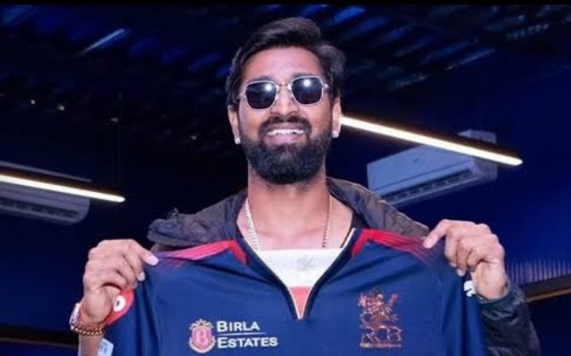 Krunal Pandya Receives New RCB Jersey After Joining IPL 2025 Camp