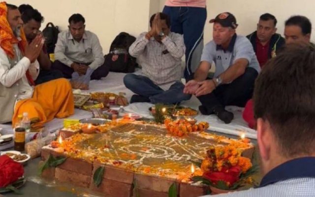 Ricky Ponting And PBKS Squad Offer Prayers Ahead Of IPL 2025 Campaign