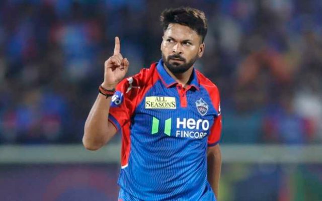 IPL 2025- [WATCH]: Mukesh Kumar Injured Against LSG, Major Setback For DC